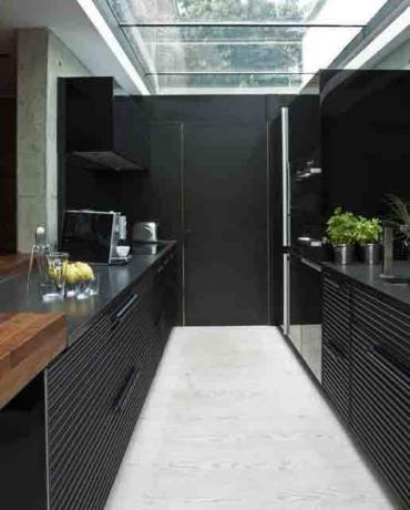 Fekete konyhák a belső térben - a minimalizmus luxus egyszerűsége