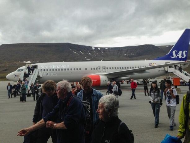 1975-ben az északi városban megjelentek Airport (Longyearbyen).