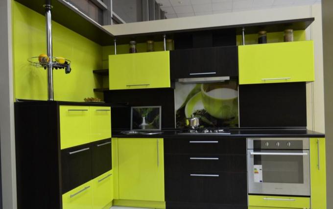 Zöld konyha (42 fotó): belsőépítészet világos zöld és egyéb színekben, utasítások, videó és fotók