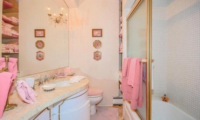 Fürdőszoba rózsaszín.