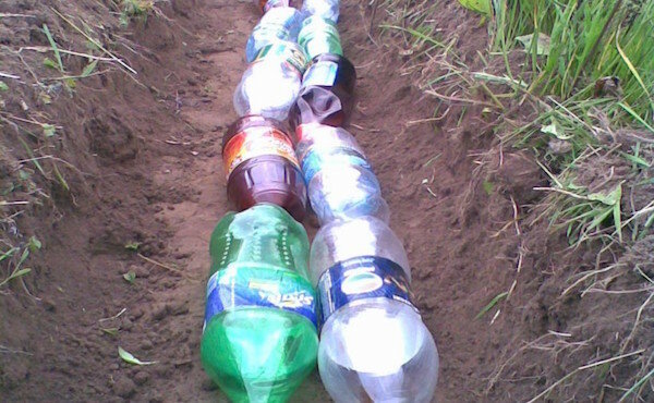 Vízelvezető irányuló része műanyag palackok