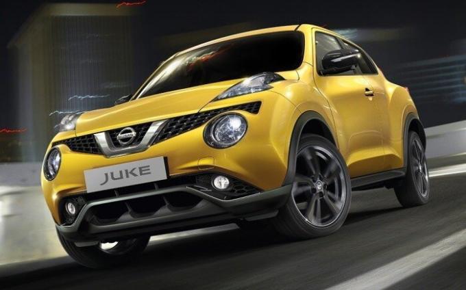 Sárga Nissan Juke 2014-ben. | Fotó: cheatsheet.com.