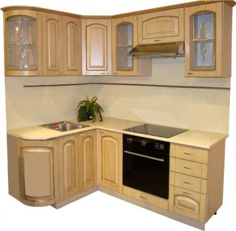 Bútorkészlet egy kis konyhához: klasszikus, patina, anyag - fehérített tölgy