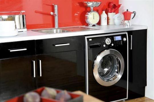 Mit lehet elképzelni stílusosabban, mint a fekete előlapokat és a mosógép fekete felületét
