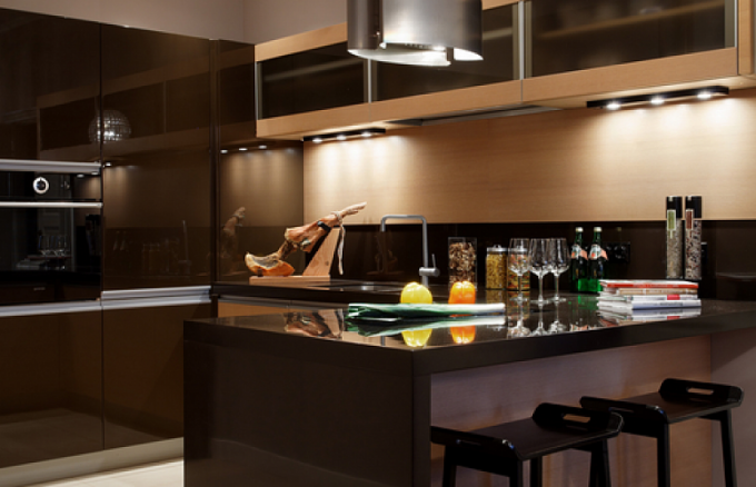 A modern konyhákat, amelyek fotótervét az anyag bemutatja, különleges funkcionalitás jellemzi
