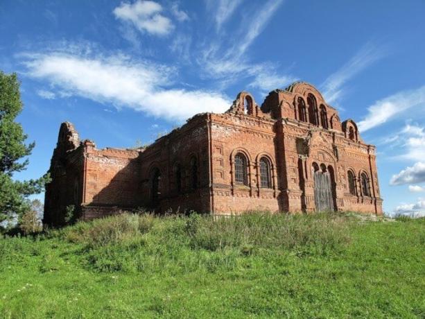 Elhagyott kastély Szmolenszk régióban. | Fotó: deni-spiri.livejournal.com.