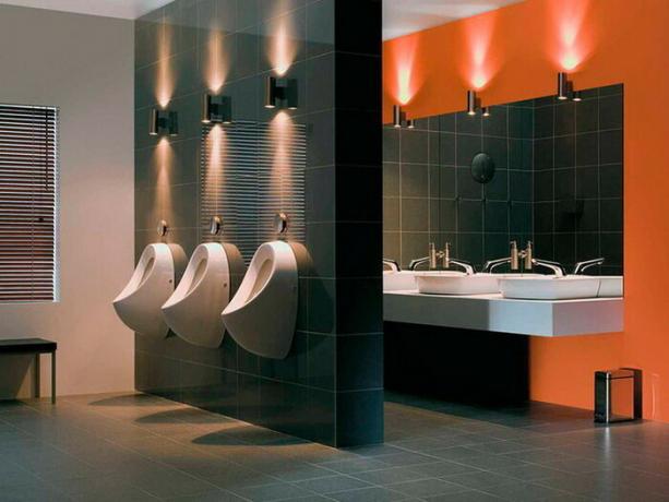 Telepítse piszoárok a nyilvános helyeken, annak érdekében, hogy csökkentsék sorok a női WC.