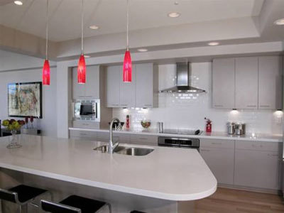 Ez a konyha háromféle világítást használ