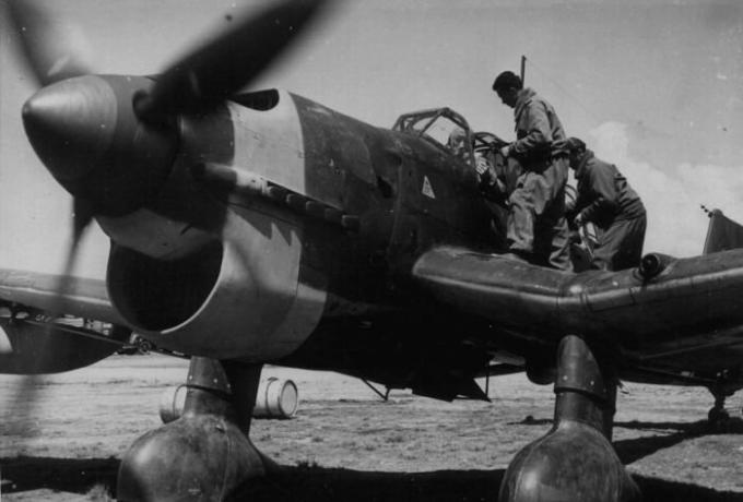 „Beragadt” az égen, miért Ju 87 nem behúzható futóművel a repülés közben, és a szörnyű üvöltés, mielőtt a bomba lerakó