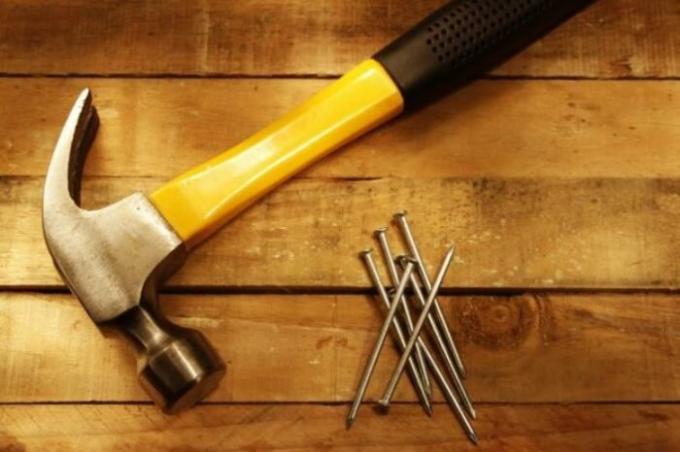 Hammer - kulcsfontosságú háztartási eszközök.