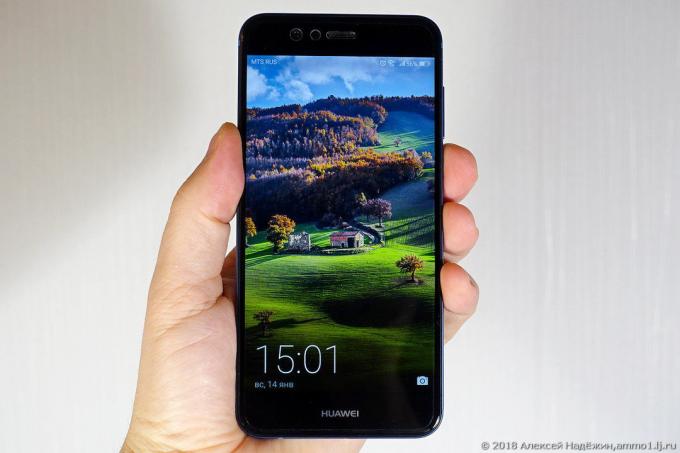 Áttekintés: Smartphone Huawei nova 2 Plus