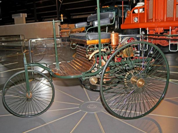 A kiállítás a múzeum - a világ első autós Benz Patent-Motorwagen 1885