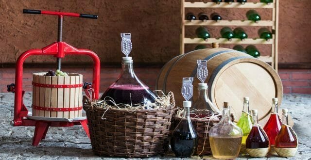 Előállítása a jó bor nem egy bonyolult folyamat, a legfontosabb, hogy kövesse az utasításokat a receptben megadott