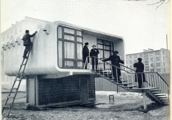Kísérleti műanyag ház épült, a Szovjetunióban 1961-ben.
