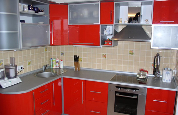 piros konyhák a belső térben