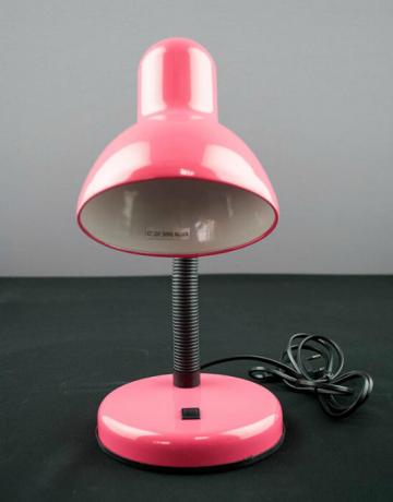 Gyenge minőségű és olcsó világítótestek. | Photo: New Bútor.