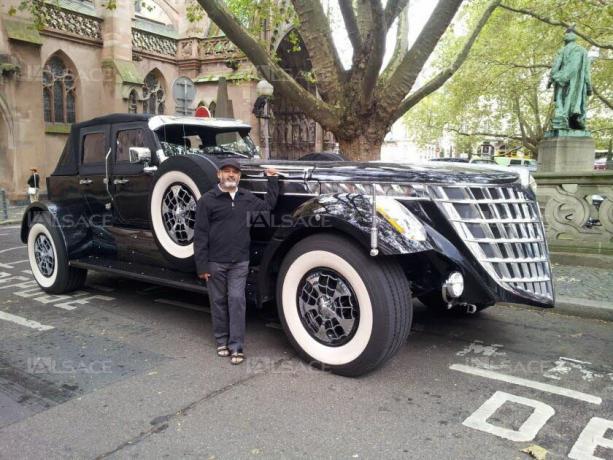 Sheikh Hamad bin Hamdan Al Nahyan, autójával Giant Spider Strasbourgban
