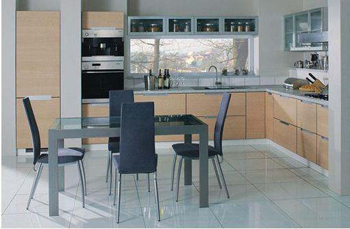 Ezen a fotón a modern konyha a tipikus környezet színvonala
