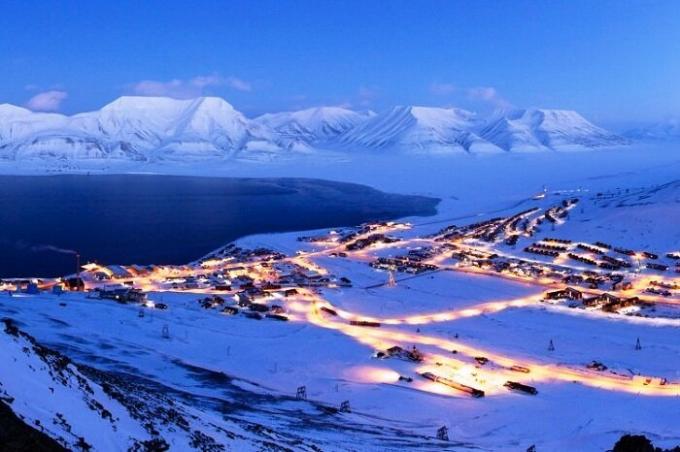 Arctic oázis város Longyearbyen (Norvégia).