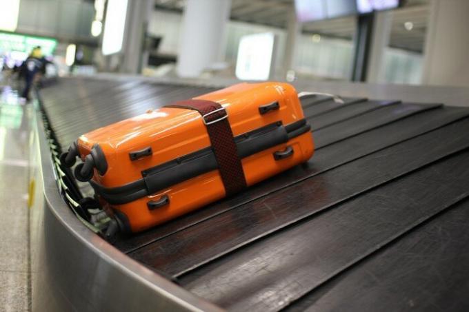 Hogy ne legyen tétlen várakozás közben csomagjaikat a repülőtéren, és kap, mielőtt bárki másnak