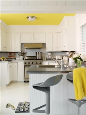 sárga konyhák a belső térben
