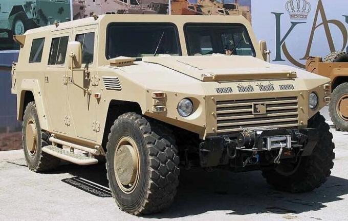 Arab SUV Nimr - egy másolatot az orosz „Tiger”. | Fotó: militarycat1.blogspot.com.