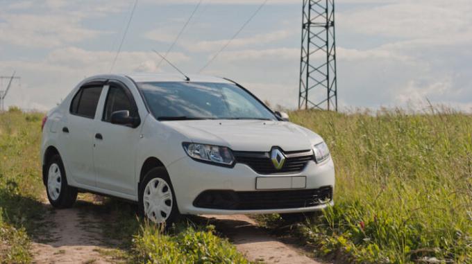Renault Logan frissítése után eltűnjön őszintén haszonelvű megjelenést. | Fotó: drive2.ru